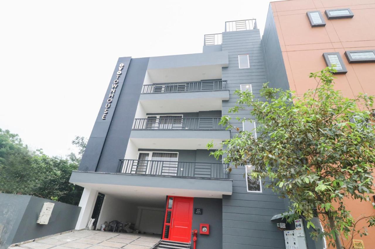 Townhouse Noida Sector 71 Near Iskcon Temple Noida Ξενοδοχείο Indirapuram Εξωτερικό φωτογραφία