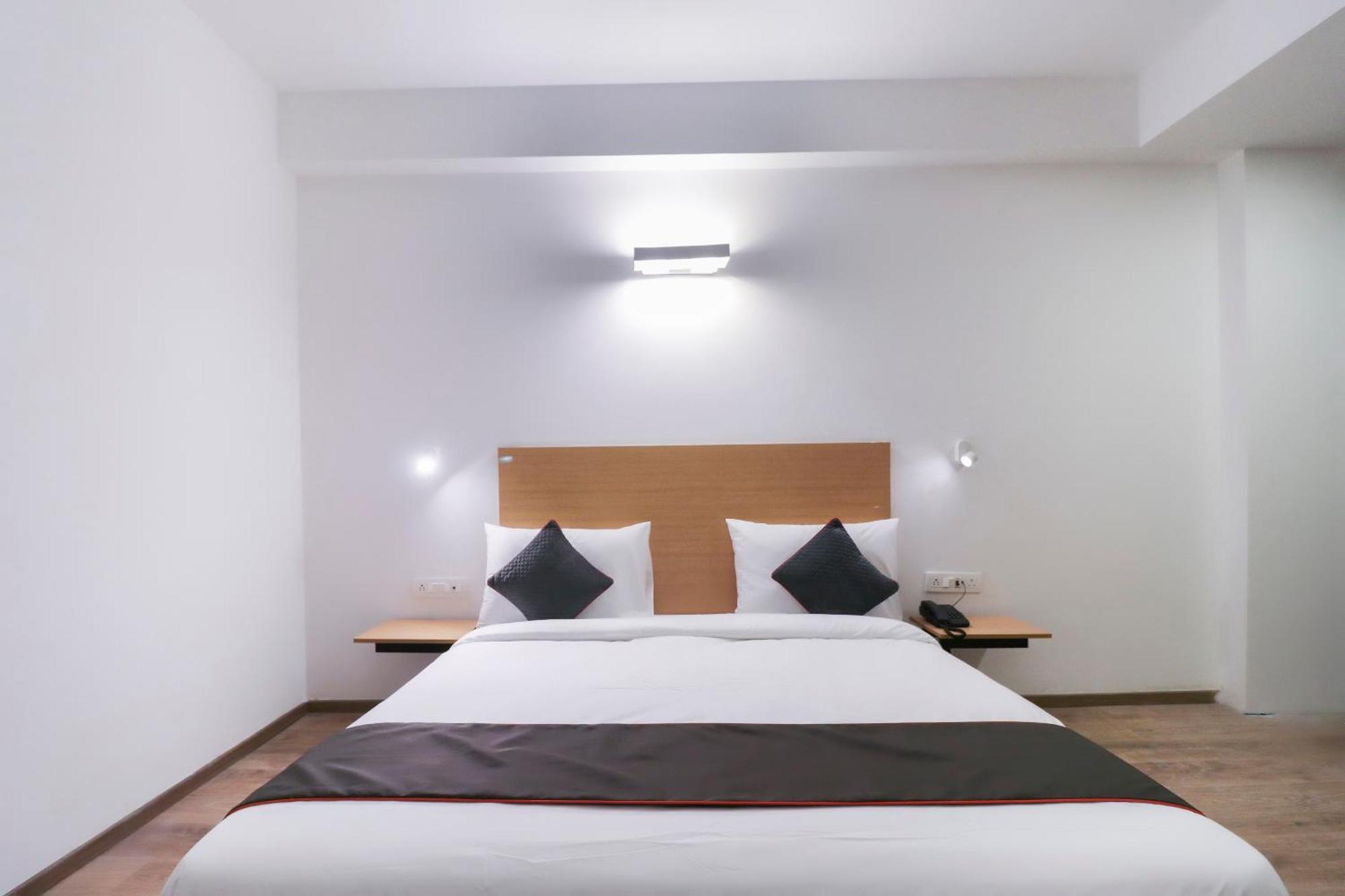 Townhouse Noida Sector 71 Near Iskcon Temple Noida Ξενοδοχείο Indirapuram Εξωτερικό φωτογραφία