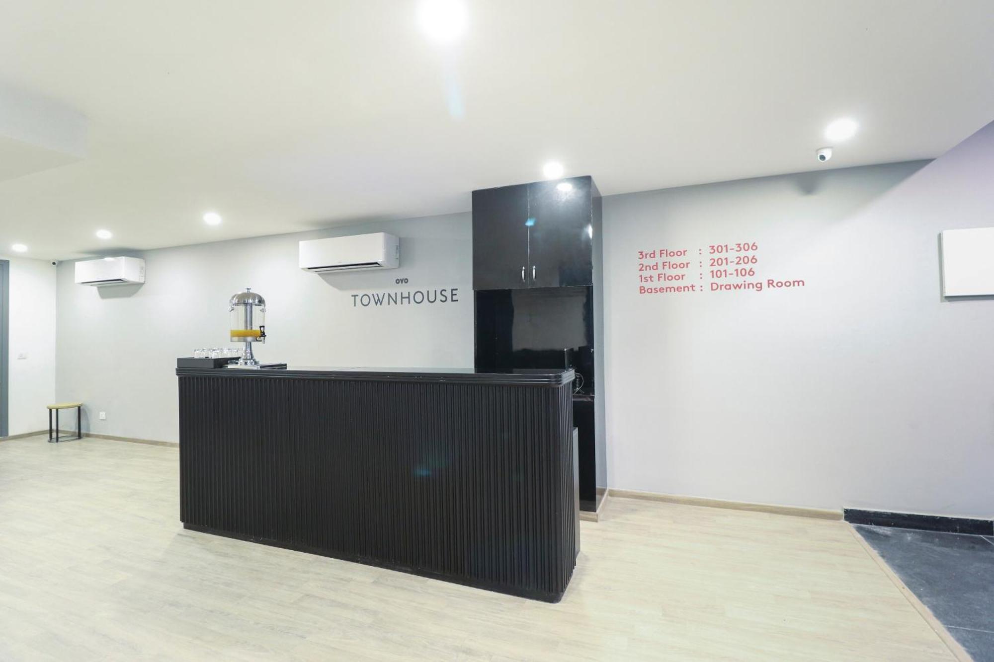 Townhouse Noida Sector 71 Near Iskcon Temple Noida Ξενοδοχείο Indirapuram Εξωτερικό φωτογραφία